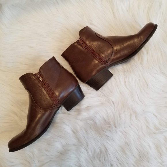 Unisa 'Unpatsie' Bootie - Picture 7 of 12